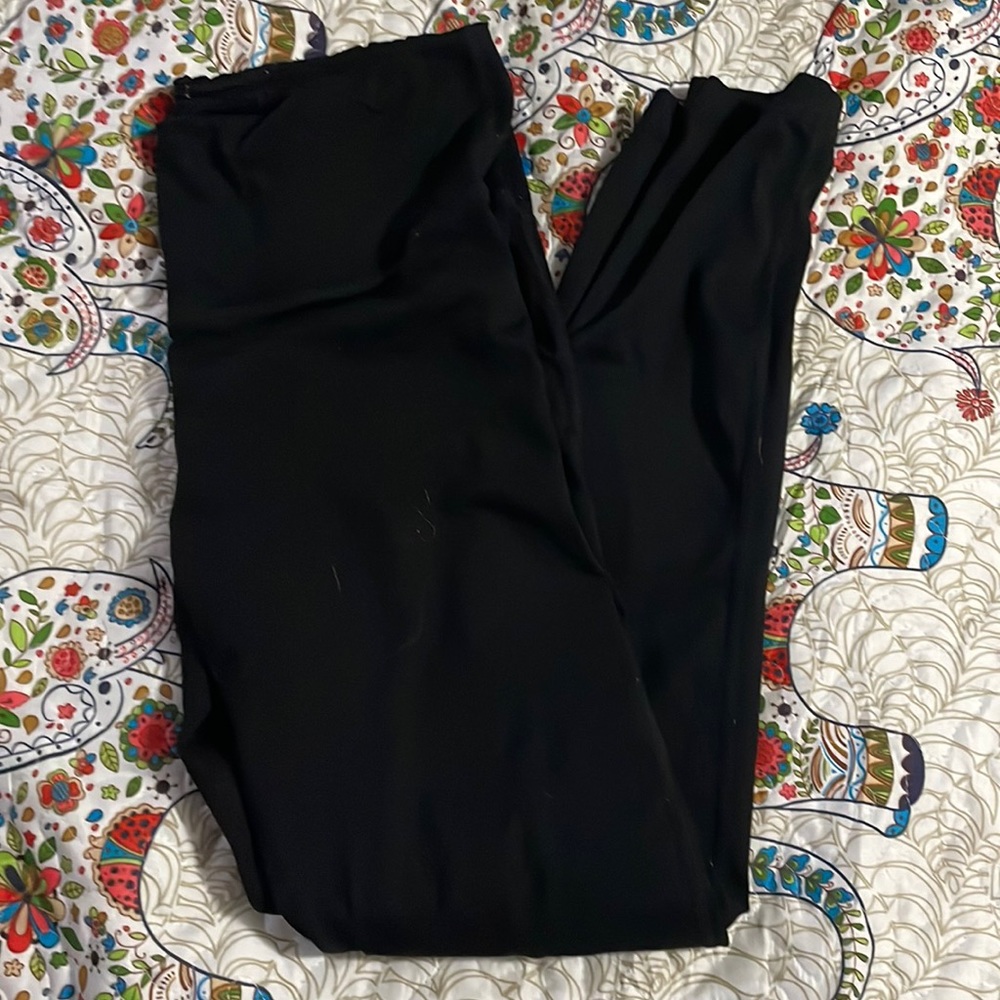Black leggings thick material